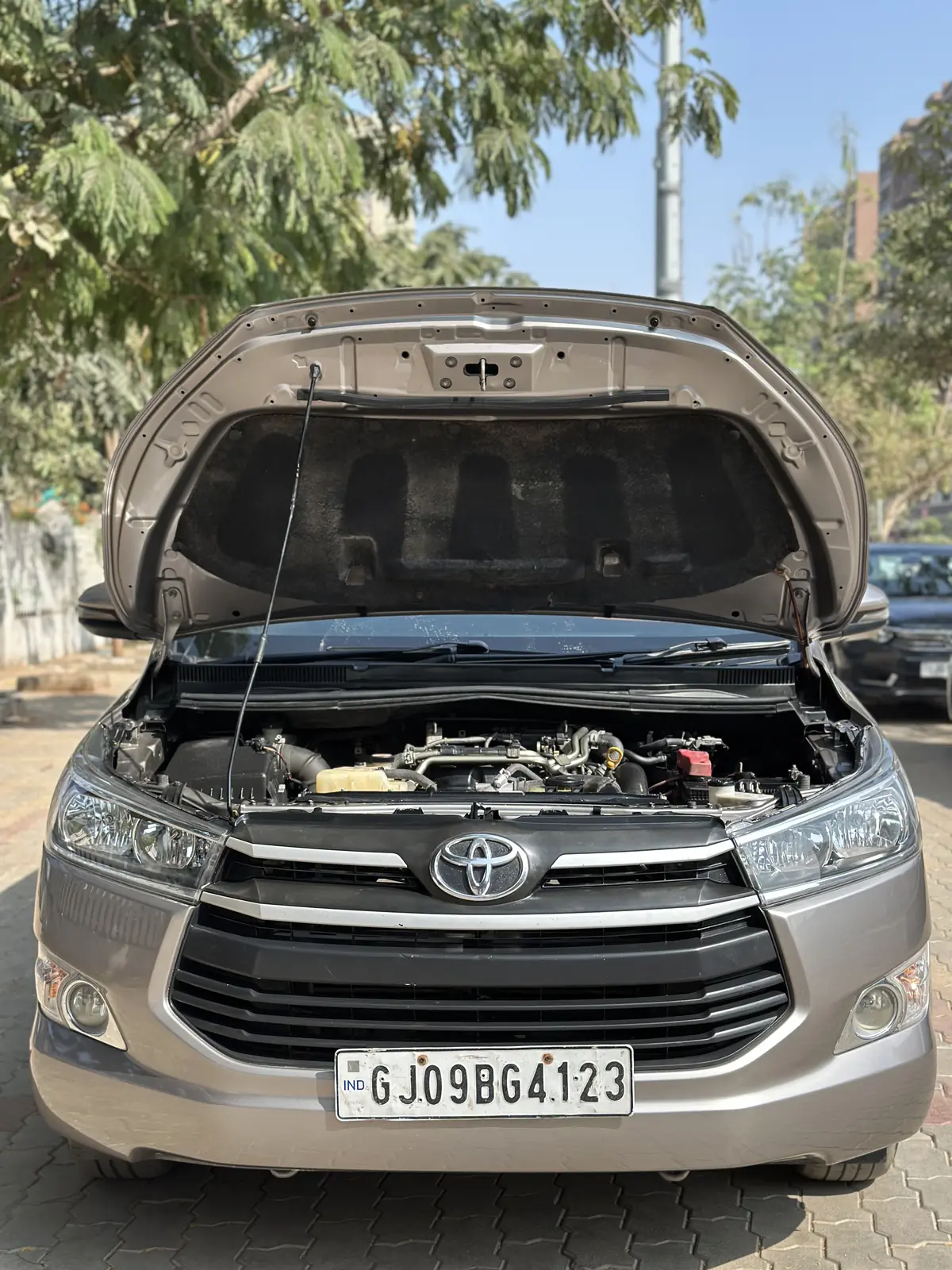 2019 TOYOTA INNOVA CRYSTA G AT