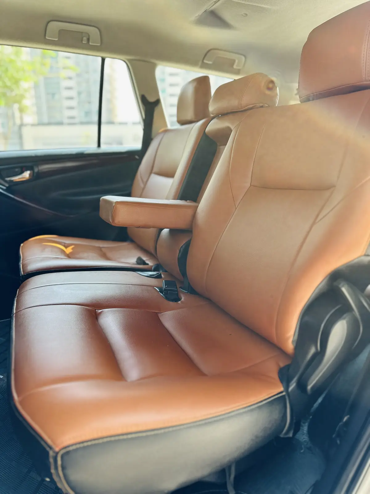 2019 TOYOTA INNOVA CRYSTA G AT
