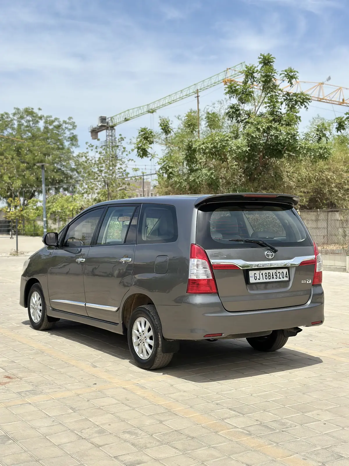 2012 TOYOTA INNOVA V MT