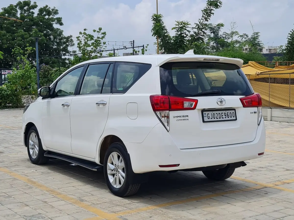 2019 TOYOTA INNOVA CRYSTA V