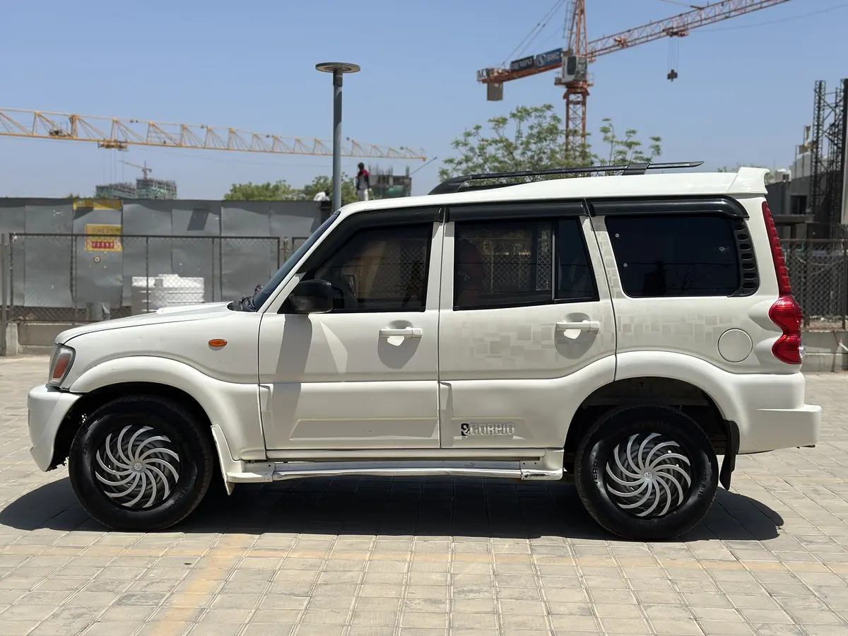 2014 MAHINDRA SCORPIO LX