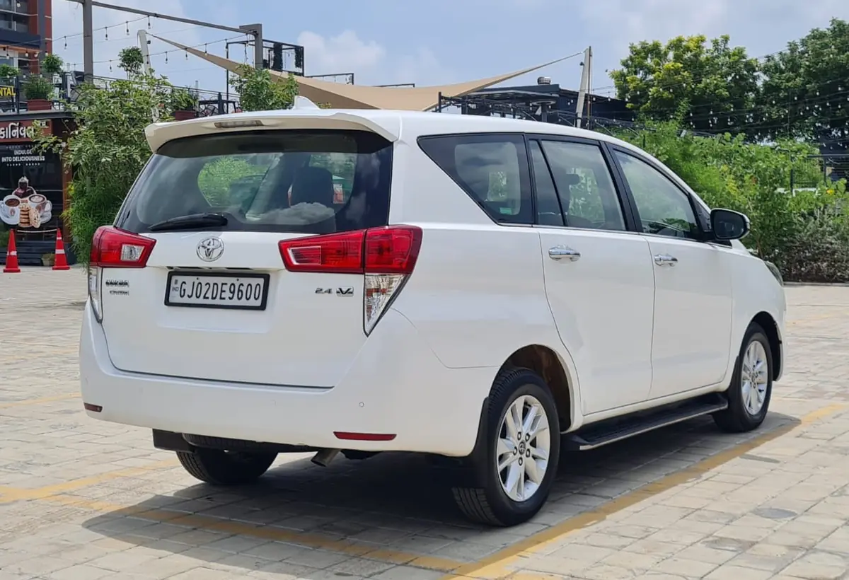 2019 TOYOTA INNOVA CRYSTA V