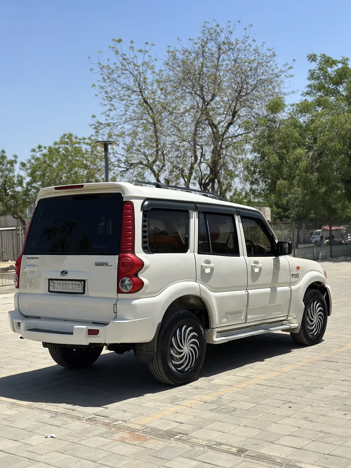 2014 MAHINDRA SCORPIO LX