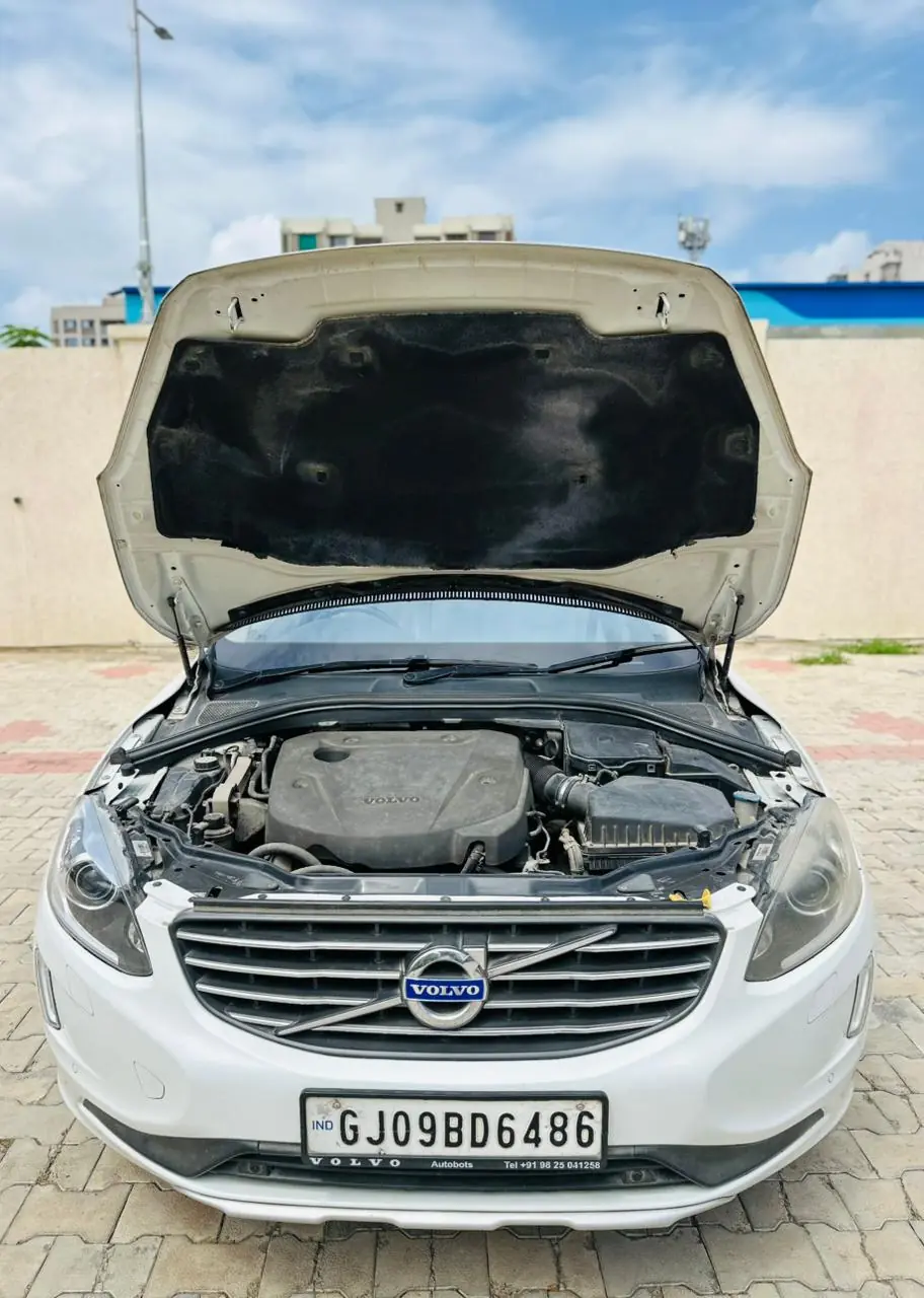 2016 VOLVO XC60 D4