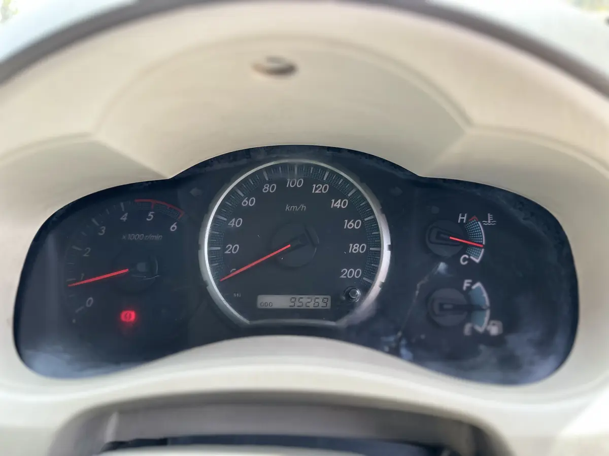 2012 TOYOTA INNOVA V MT