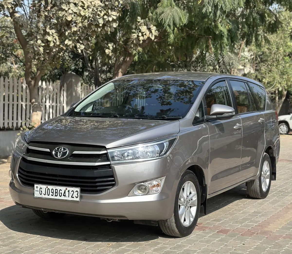 2019 TOYOTA INNOVA CRYSTA G AT