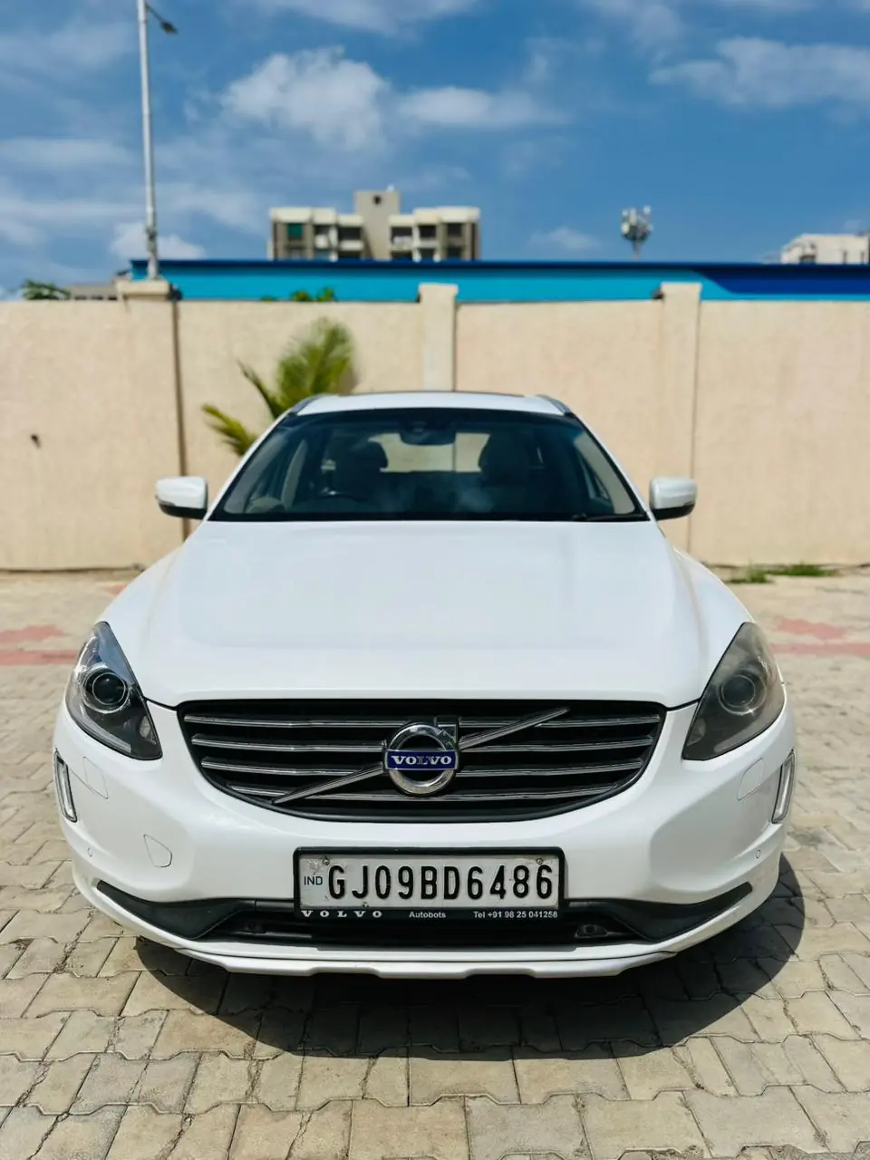 2016 VOLVO XC60 D4
