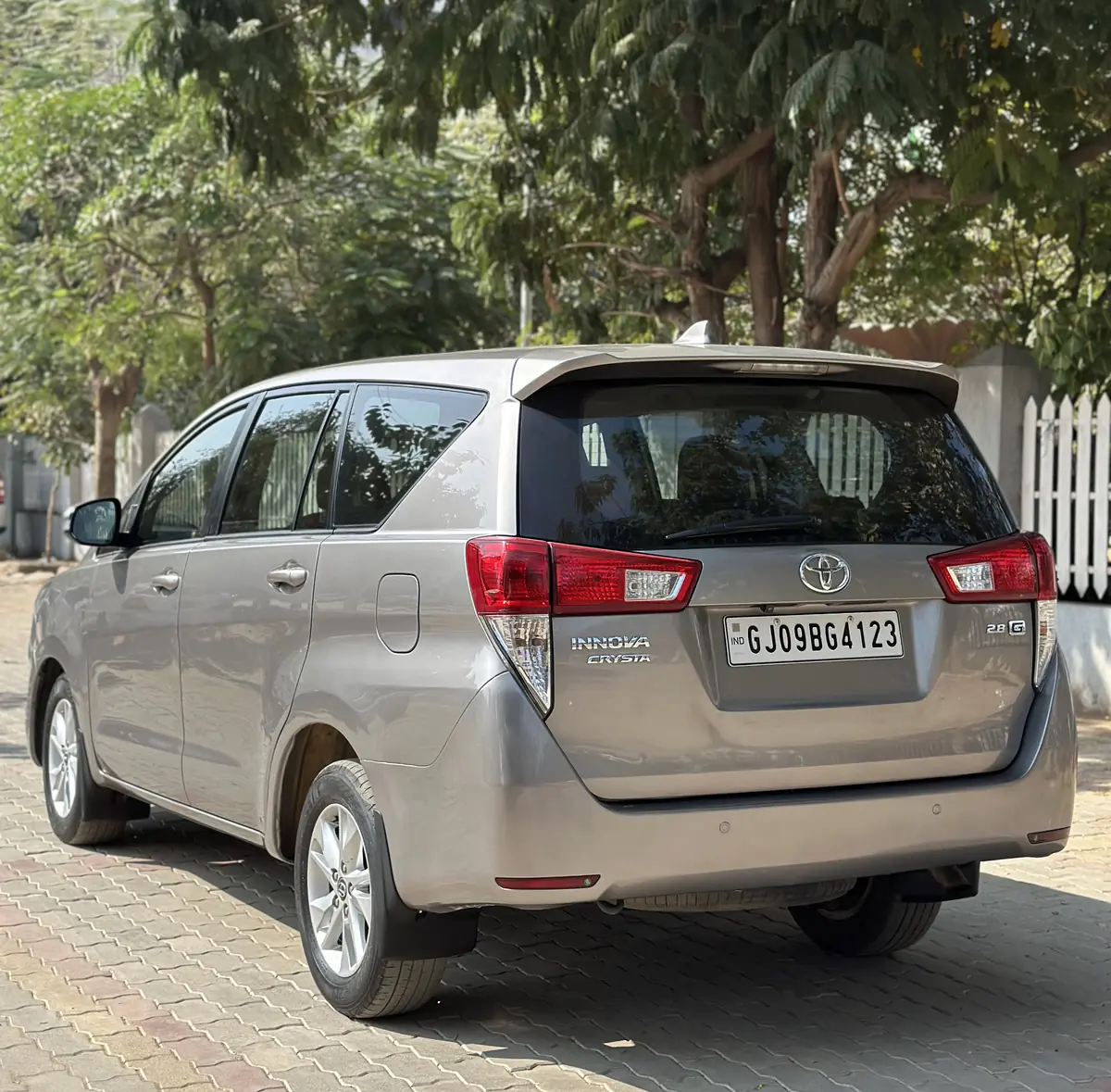 2019 TOYOTA INNOVA CRYSTA G AT