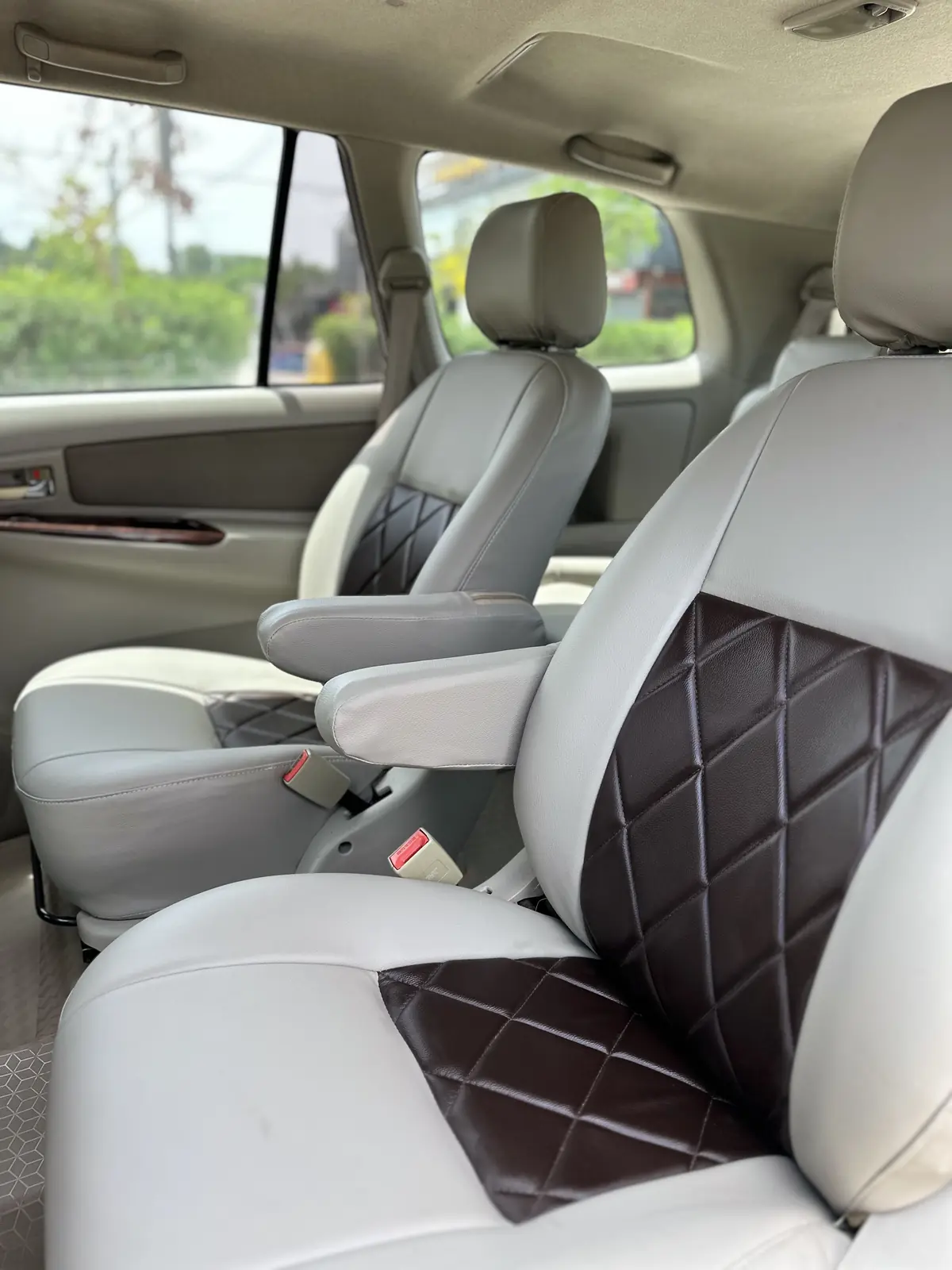 2012 TOYOTA INNOVA V MT