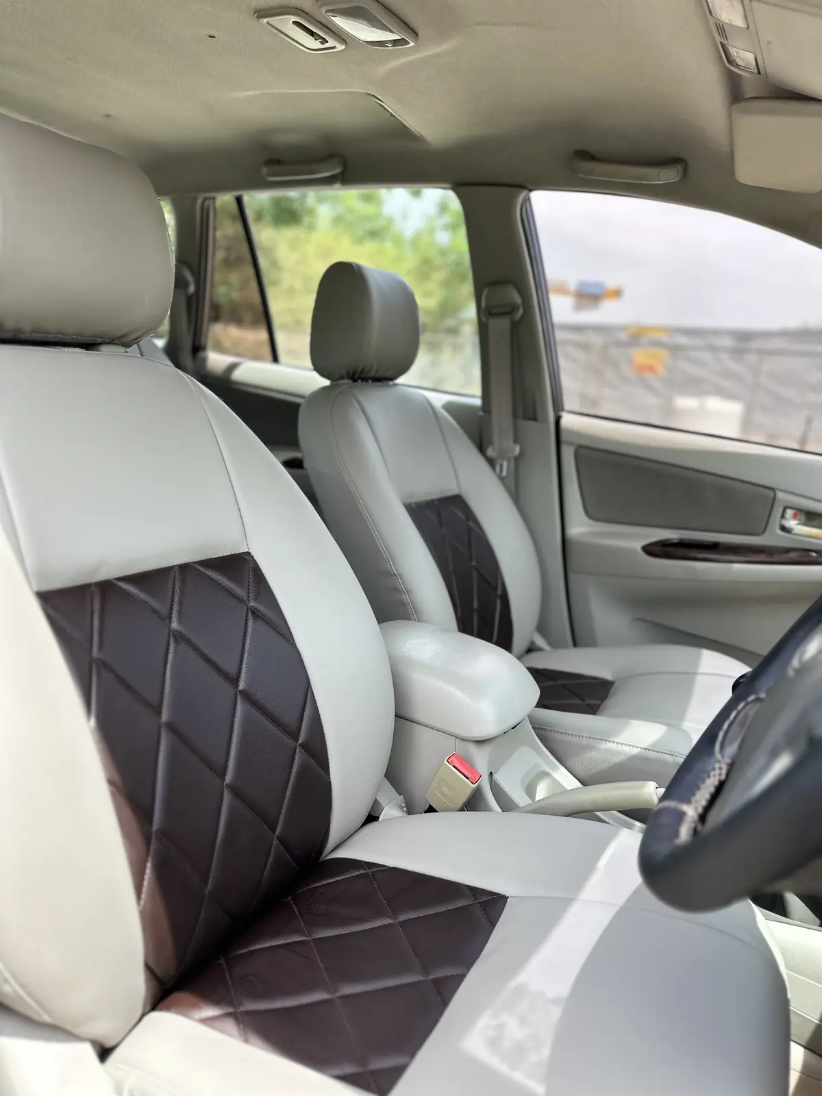 2012 TOYOTA INNOVA V MT