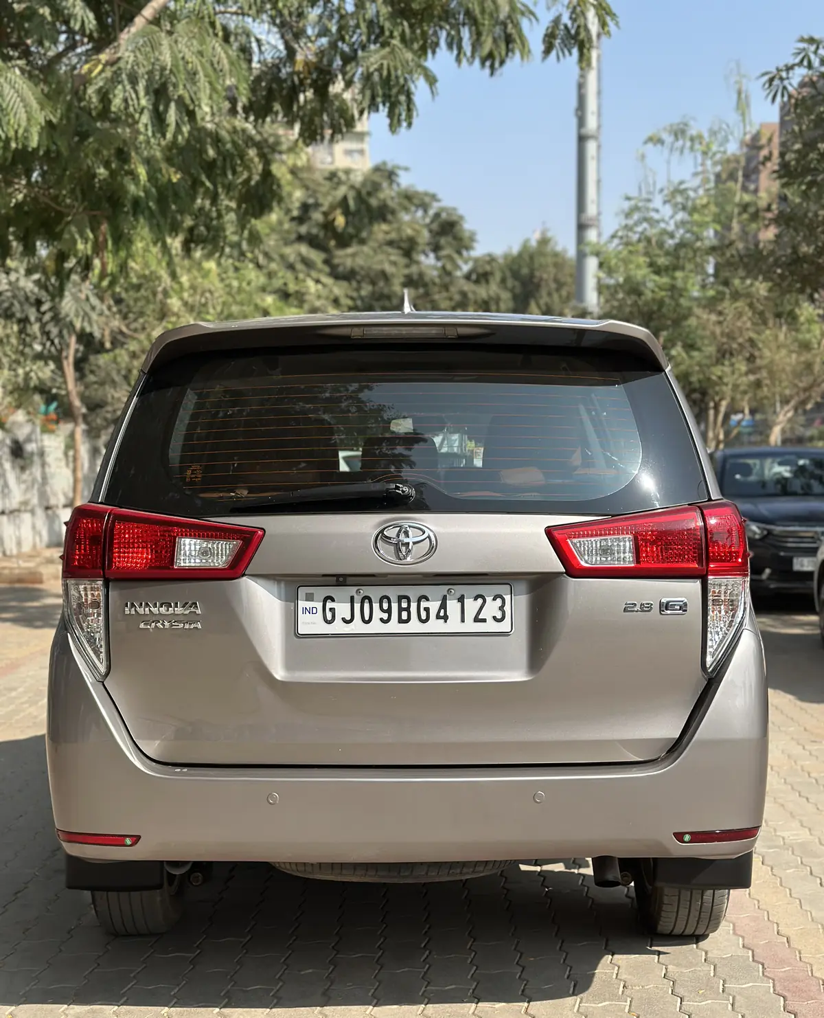 2019 TOYOTA INNOVA CRYSTA G AT