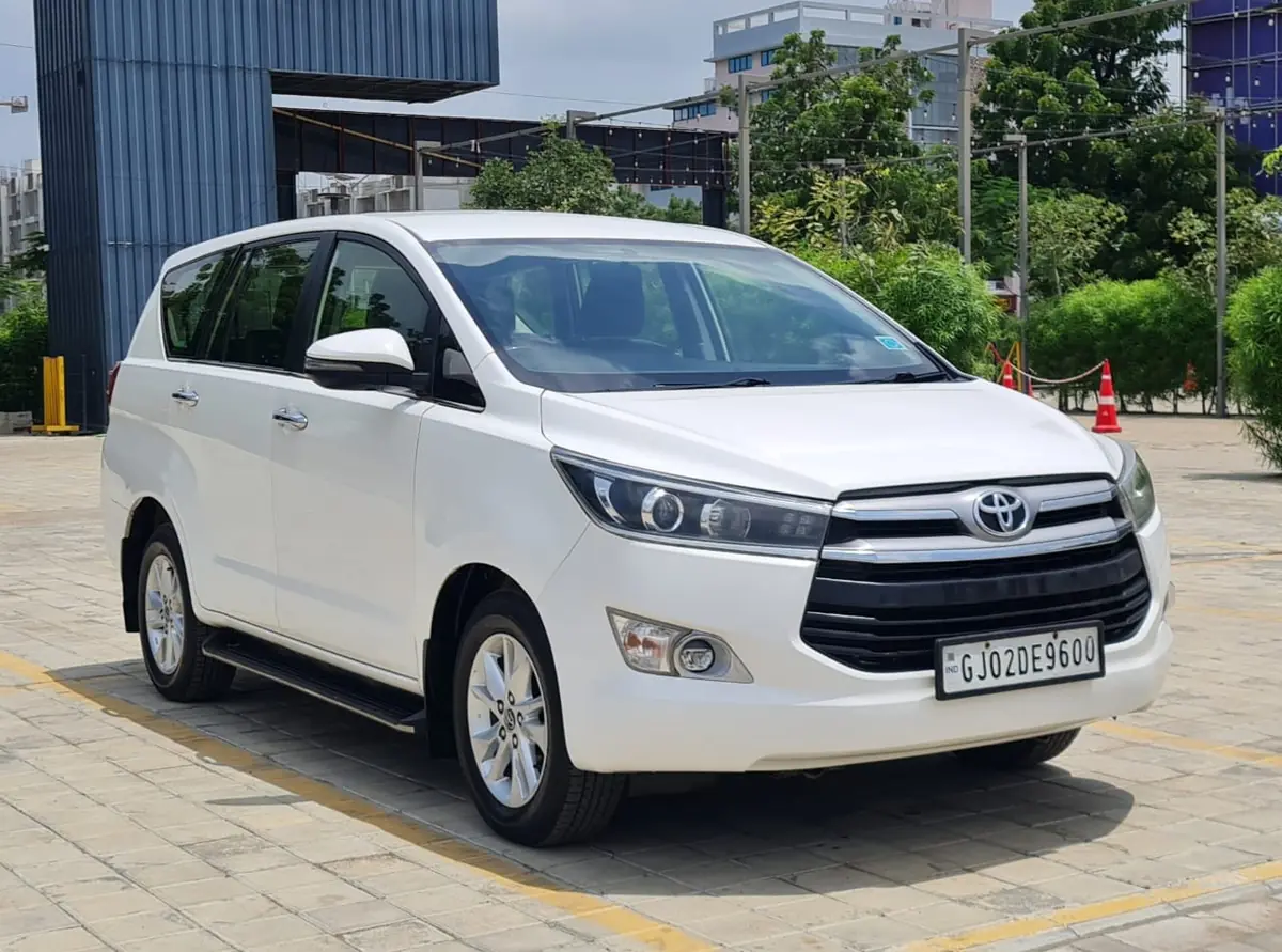 2019 TOYOTA INNOVA CRYSTA V